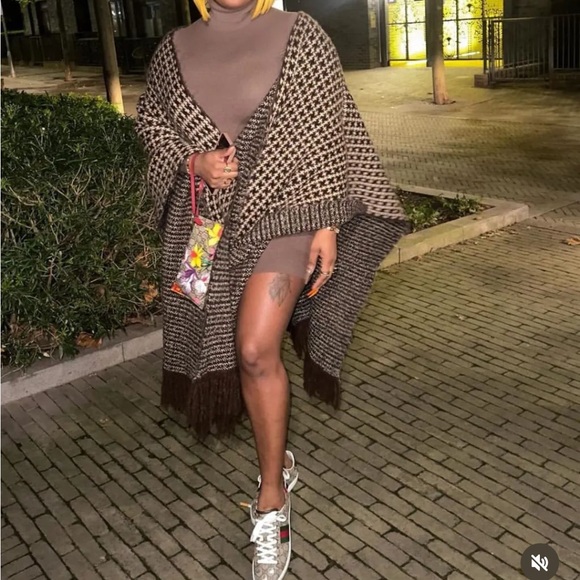 ZARA FRINGED KNIT JACQUARD CAPE - Picture 3 of 16